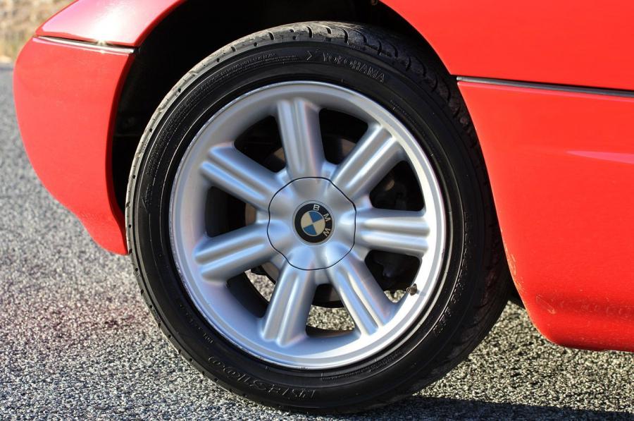 Колеса BMW Z1 (E30) 1988 года  (фото 49 из 88)